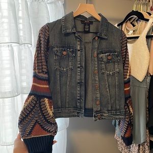 Beautiful denim jacket with knit puffer sleeves!